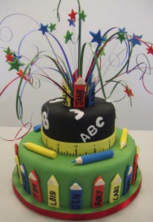Grade_school_theme_birthday_cake.JPG